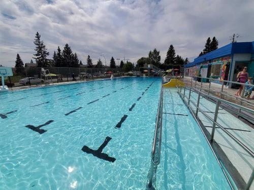 New! Enjoy Yoga Classes! Private 2 Bedroom Suite W Netflix & Banff Pass! Near Championship Golf Course! YYC Exterior foto
