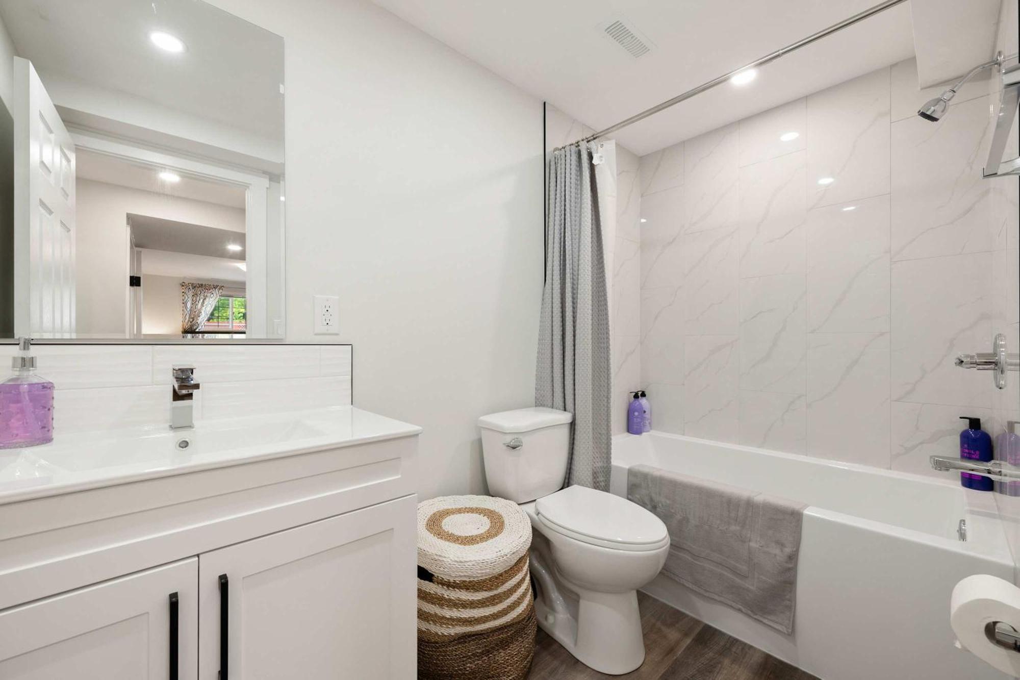 New! Enjoy Yoga Classes! Private 2 Bedroom Suite W Netflix & Banff Pass! Near Championship Golf Course! YYC Exterior foto