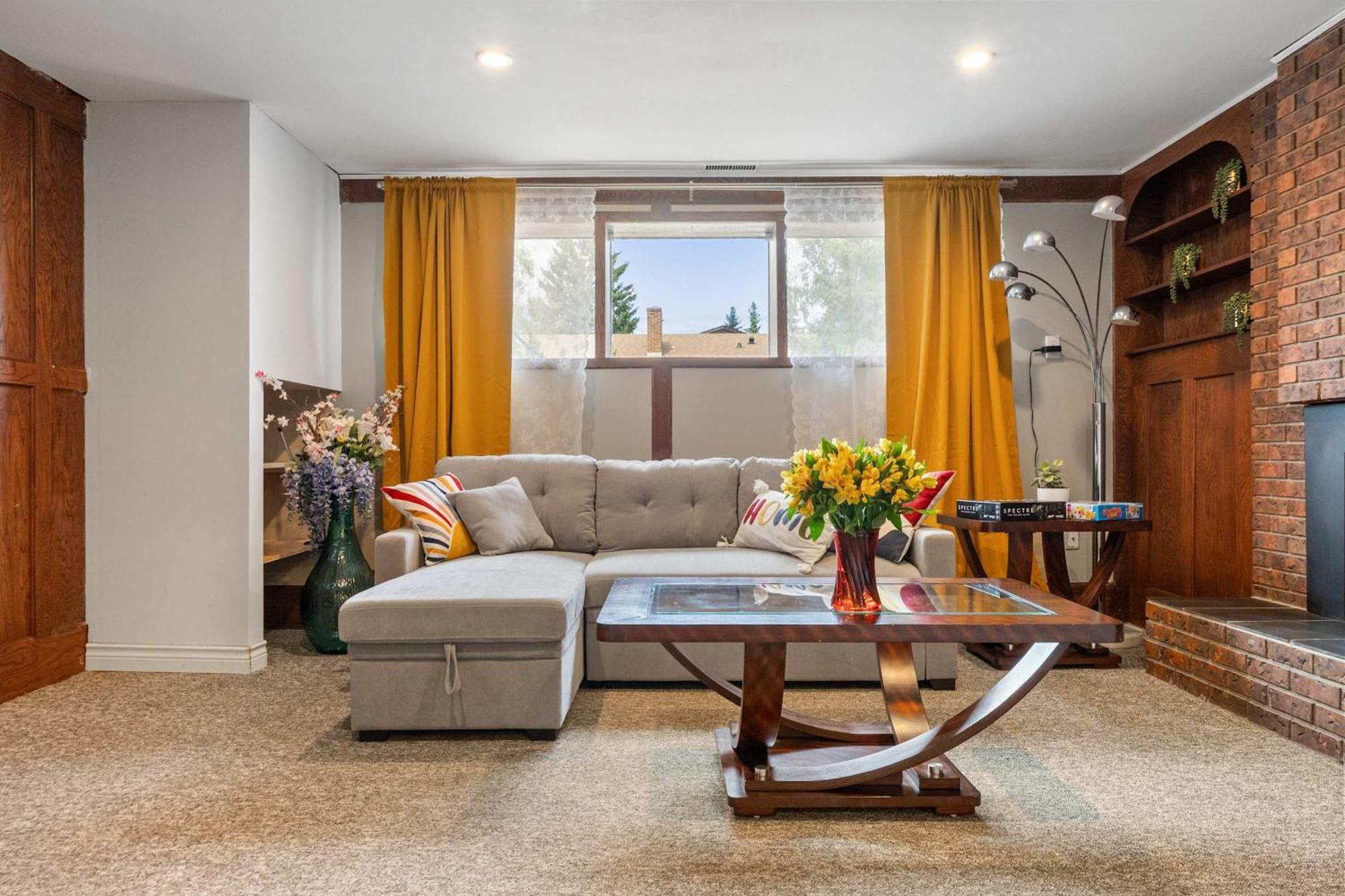 New! Enjoy Yoga Classes! Private 2 Bedroom Suite W Netflix & Banff Pass! Near Championship Golf Course! YYC Exterior foto