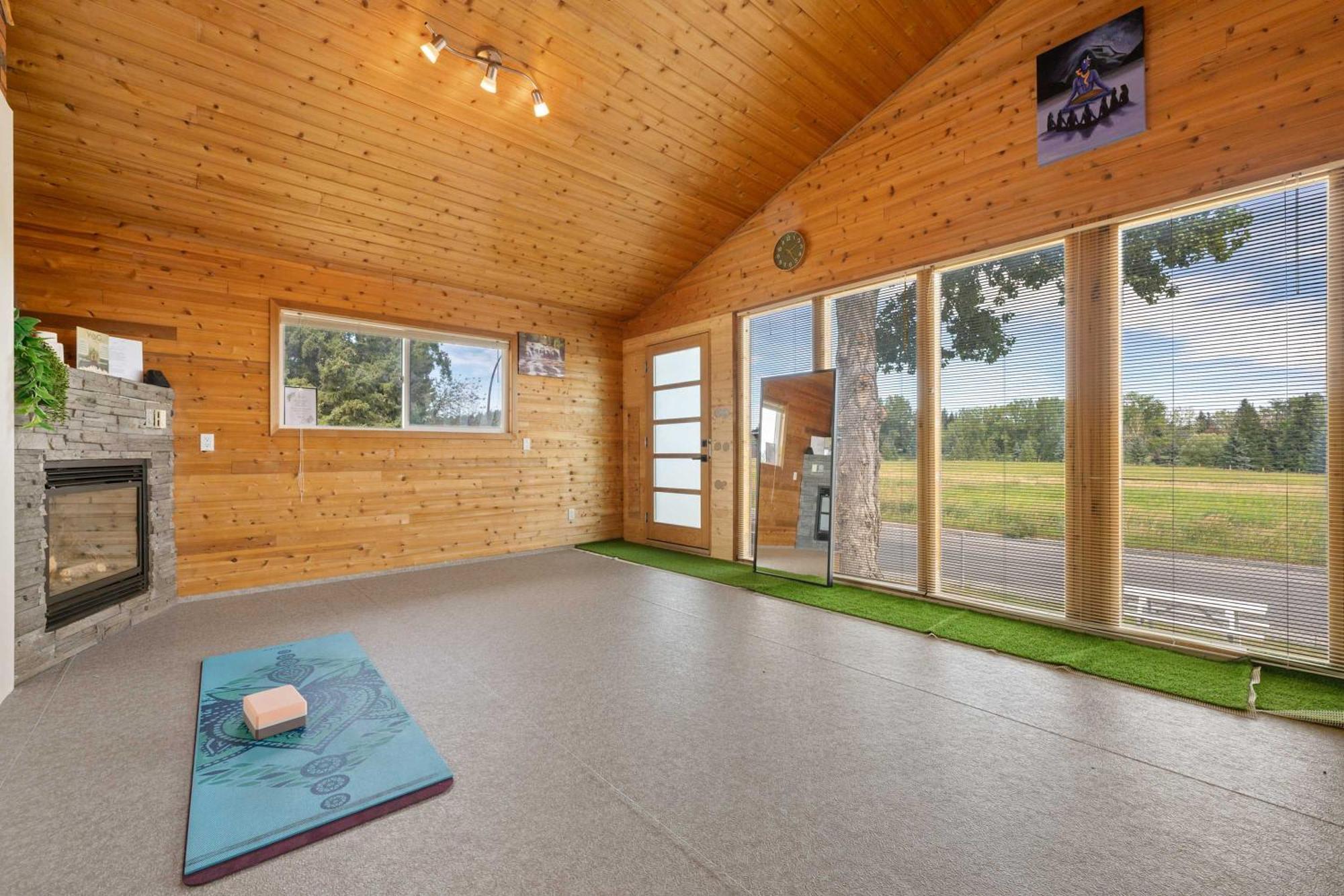 New! Enjoy Yoga Classes! Private 2 Bedroom Suite W Netflix & Banff Pass! Near Championship Golf Course! YYC Exterior foto