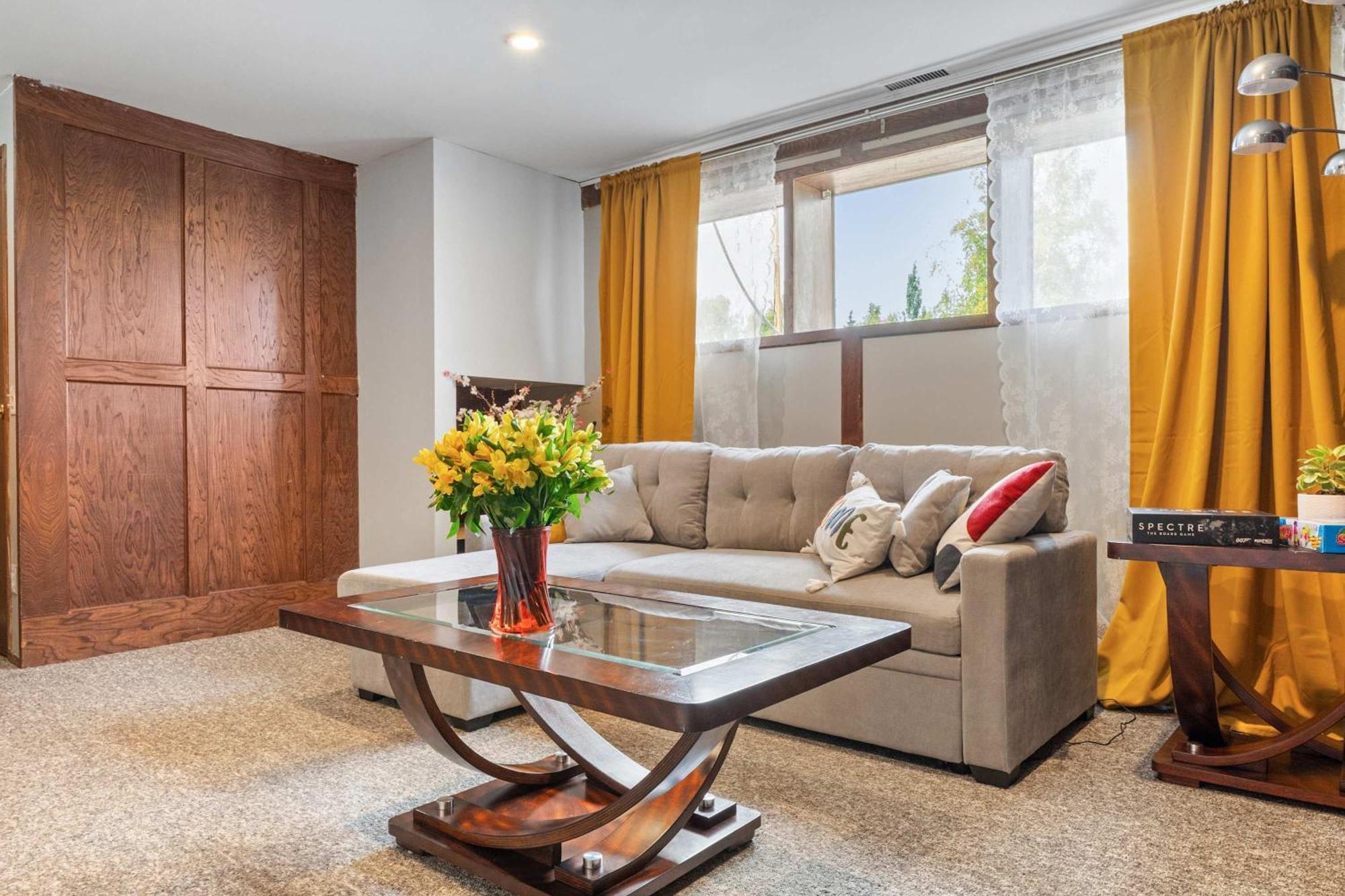 New! Enjoy Yoga Classes! Private 2 Bedroom Suite W Netflix & Banff Pass! Near Championship Golf Course! YYC Exterior foto