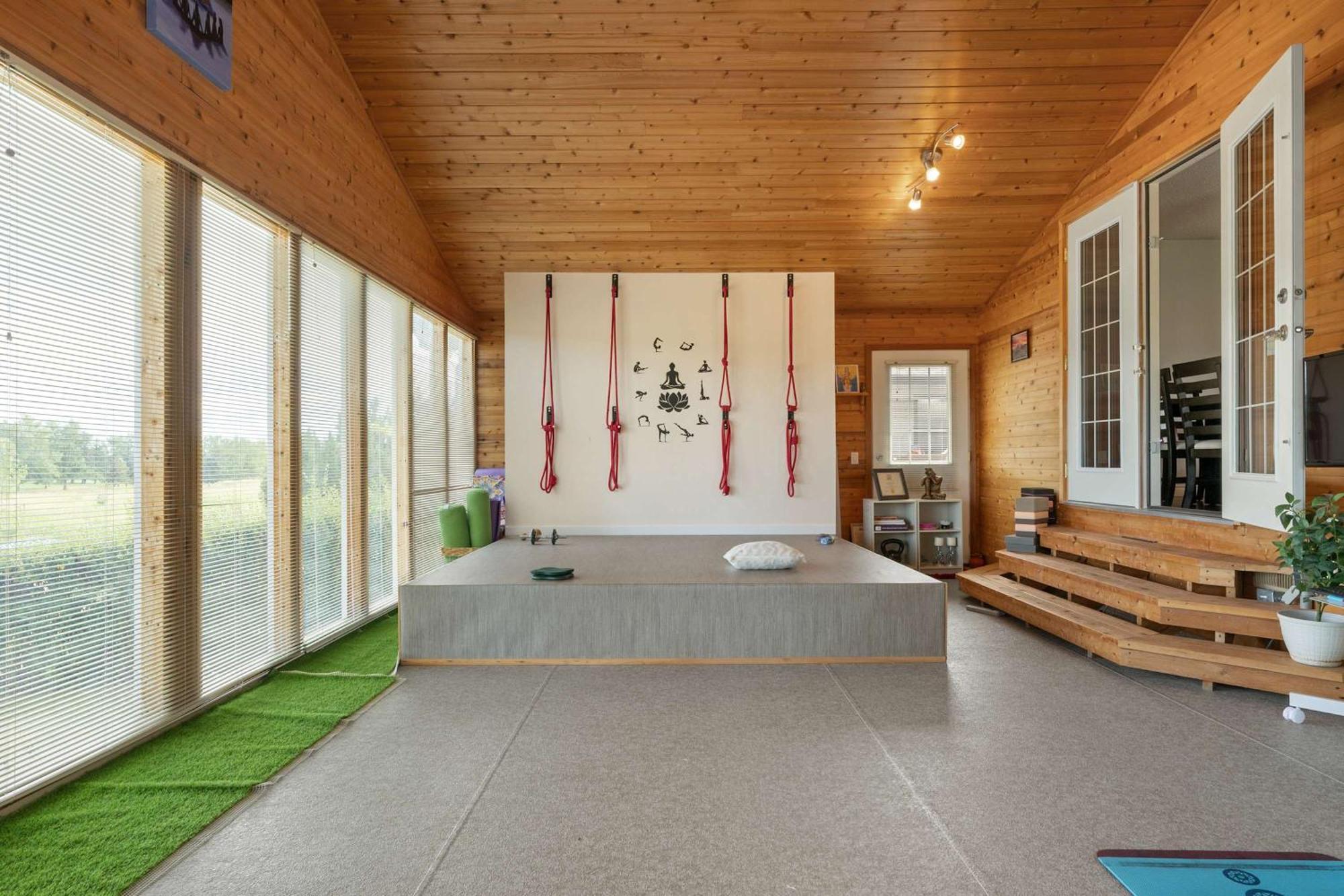 New! Enjoy Yoga Classes! Private 2 Bedroom Suite W Netflix & Banff Pass! Near Championship Golf Course! YYC Exterior foto